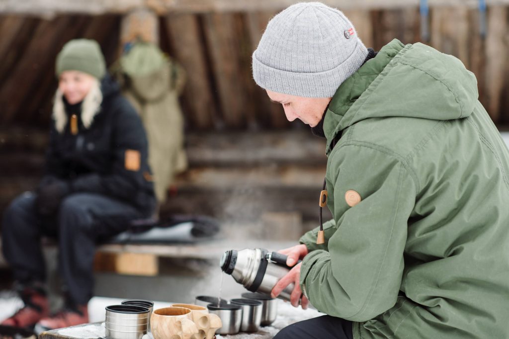  Z- ja Y-sukupolvet eroavat matkustustottumuksiltaan ja -käyttäytymiseltään vanhemmista ikäluokista.